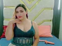 Me encanta la seducción, hacer el amor con deseo viendo como pones esa polla dura con solo mirar mi cuerpo y como te seduzco, amo la mamada y la penetracion profunda