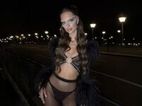 naked cam girl masturbating with sextoy ClaraBelluci