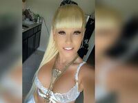 camgirl masturbating with vibrator DellaBlazed