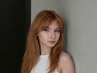 cam girl playing with vibrator JeniceRadulescu