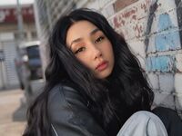 masturbating camgirl JerilynAmendola