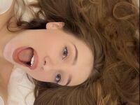 hot cam girl fingering shaved pussy JessicaMelori