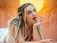 cam girl showing tits LollyMur