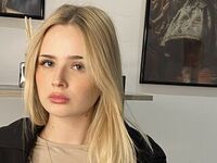 camwhore shaved pussy MarnieRhyner