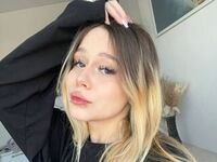 camslut fingering shaved pussy RegeniaCorrela