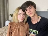 live couple blowjob cam AshleyandBridget