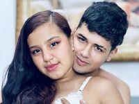 couple showing tits RosaAndTadeo