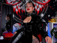 live bdsm girl YvieMoon