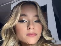 camgirl fingering shaved pussy AaishaCollin
