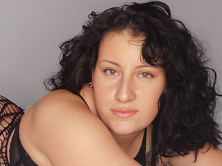 beautiful webcam girl AlessandraDiRoss