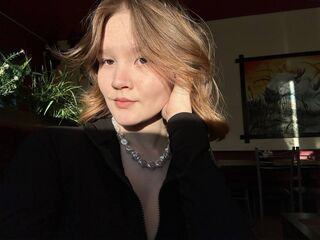 camgirl playing with vibrator AliseBlade