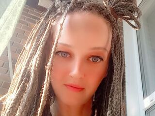 masturbating webcamgirl AliseThompson