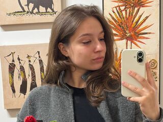 topless camgirl AnnaMariardi