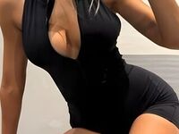 cam girl playing with dildo ArianaSloan
