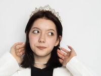 topless camgirl ArielleTewell