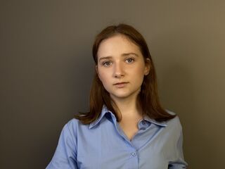cam girl playing with vibrator AsiaYarberry
