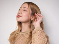 nude webcamgirl AuroraMonnet