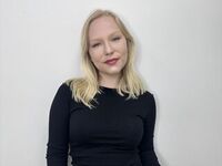 camgirl playing with sextoy BeatrixBrowning