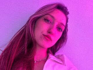 hot cam girl masturbating with dildo BrandieBeninati
