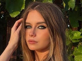 erotic webcam picture BrunaKiebler