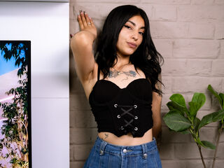 naked girl with webcam fingering pussy BrunnetAlba