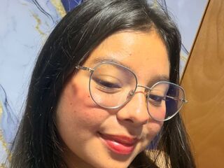 camgirl masturbating with dildo CamilaGat