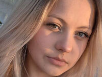 naked girl with webcam masturbating CarissaRolark