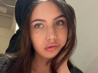 naughty cam girl masturbating with dildo CarlotaJanower