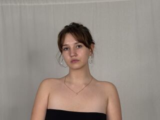 hot cam girl masturbating with vibrator CecilHolcombe