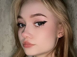 webcam girl chatroom CecilyBurnard