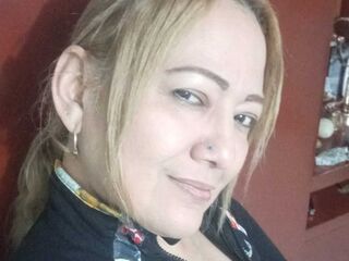 cam slut chat room ClauDarling