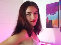 camgirl masturbating with dildo DaffneBelluci