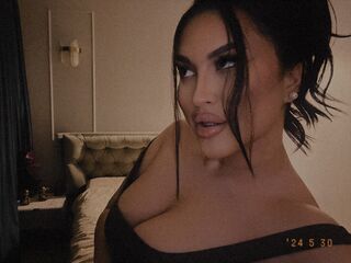 nude camgirl pic DaphneAver