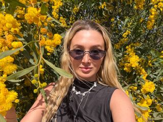 cam girl cam DelaineClowerd