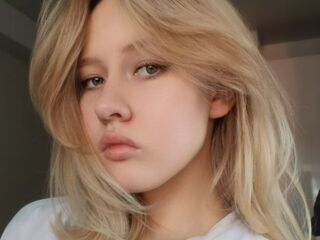naughty camwhore DennyDucote