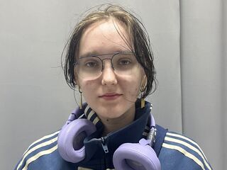 naughty camgirl picture DoraDawson