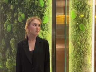 nude webcam EdaNoreikaite