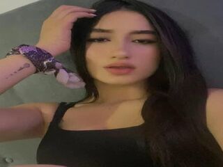 hot strip tease cam EvelynFontain