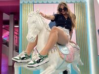 topless camgirl FloretJoy