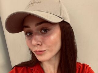 camwhore masturbating with vibrator GeniaWhooper