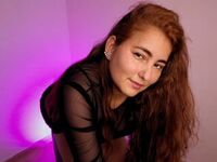 camwhore fingering shaved pussy GiarellaCampbell