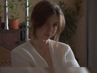 camslut topless HannaSita