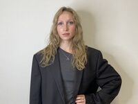 hot girl webcam IrinaVelzeboer