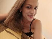 shaved pussy webcam IsaaBella