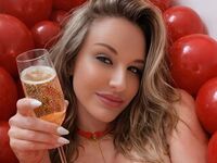 camwhore fingering shaved pussy Jordanblaire