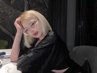 cam girl playing with vibrator JuliaBase