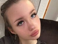 fingering webcamgirl JuliaStevens