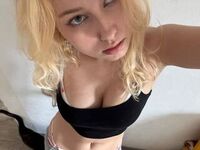 cam girl playing with dildo JulieJoe