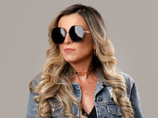 nude webcamgirl photo KiaraMoraes