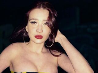 closeup webcam KimberleyStrader